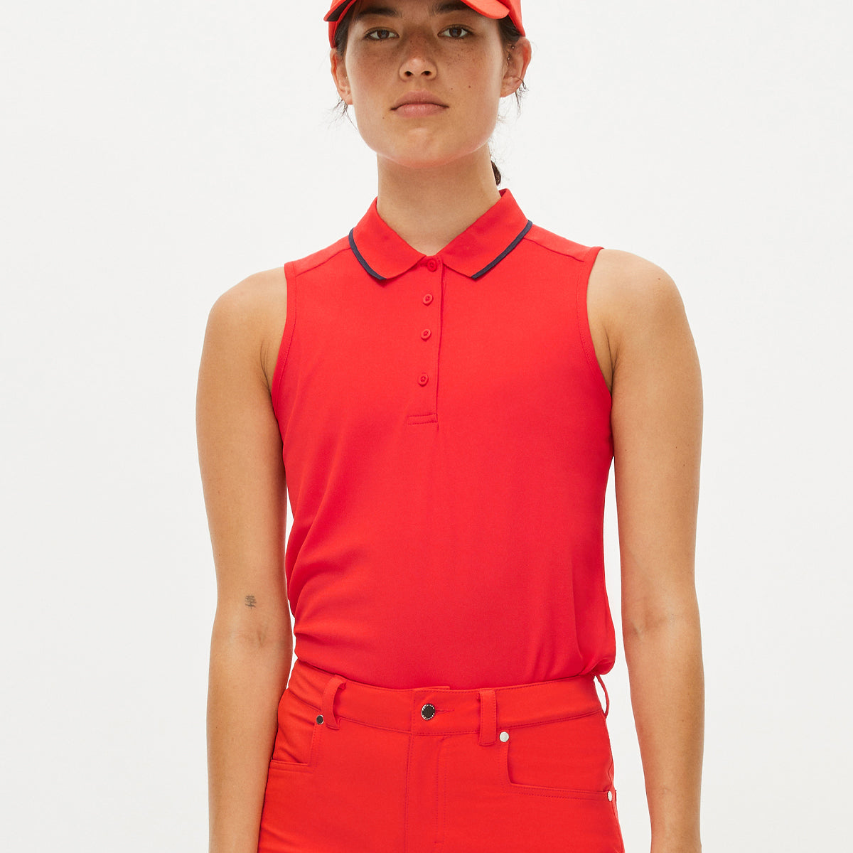 RĂśhnisch Miriam SL polo for women in a stylish design, featuring a classic collar and breathable fabric.