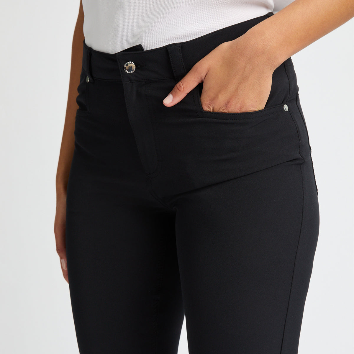 Röhnisch Chie Comfort capri bukser for women, featuring a stylish design and comfortable fit in a soft fabric.
