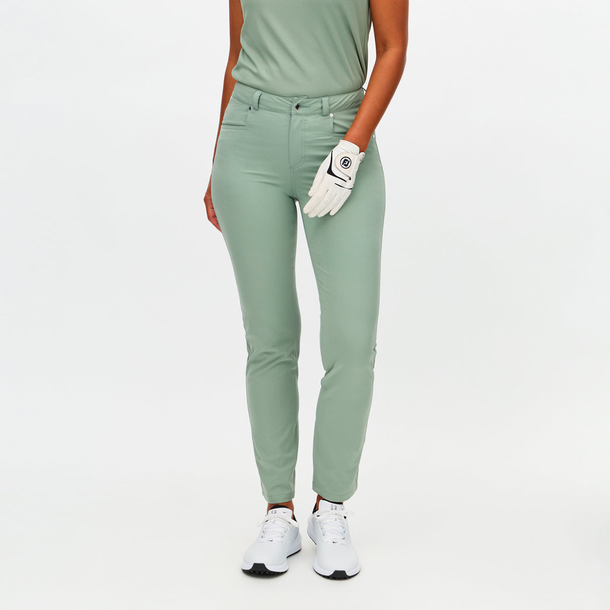 Röhnisch Chie Comfort bukser for women, showcasing soft fabric and relaxed fit in a stylish design.