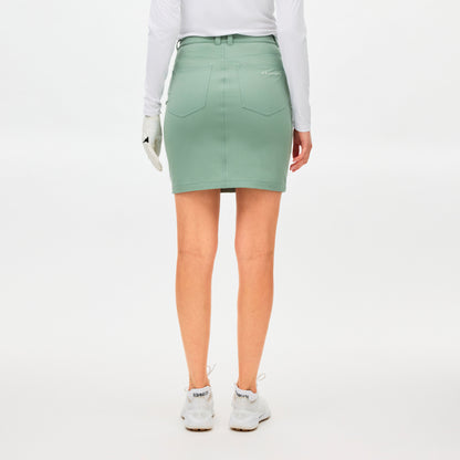 Röhnisch Chie Comfort skort for women featuring a stylish design and comfortable fit, perfect for active wear.