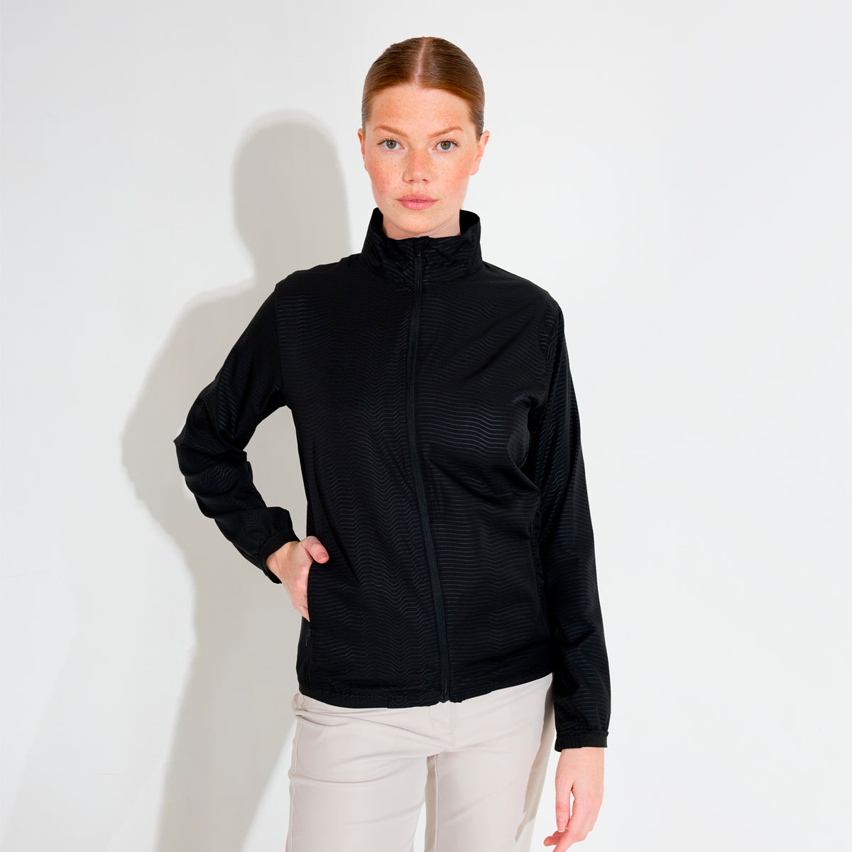 Abacus Lanark Classic windstopper jacket for women, stylish outdoor windproof jacket with a sleek design.